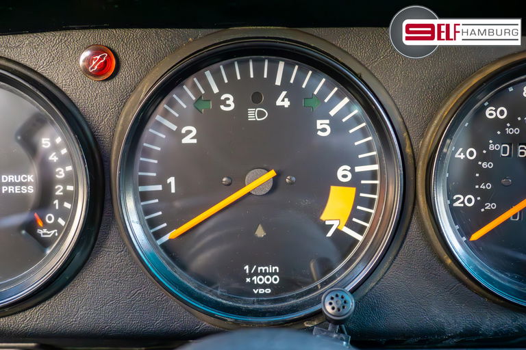 Porsche 911 Carrera 3.2 “25 Jahre 911”