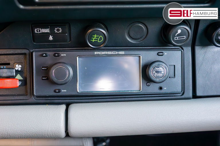 Porsche 911 Carrera 3.2 “25 Jahre 911”