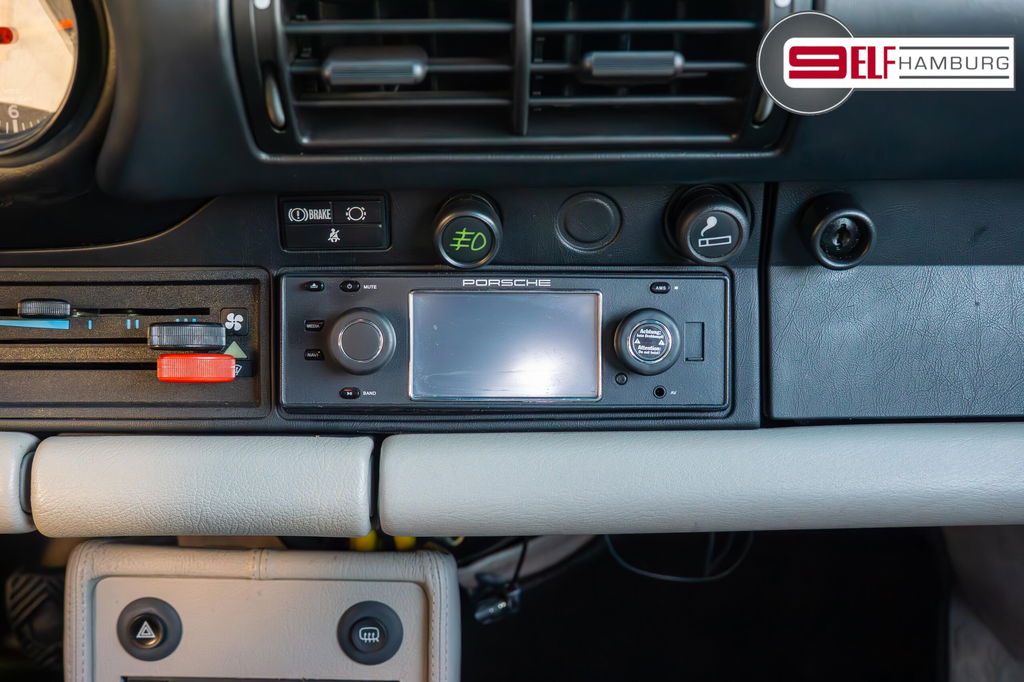 Porsche 911 Carrera 3.2 “25 Jahre 911”