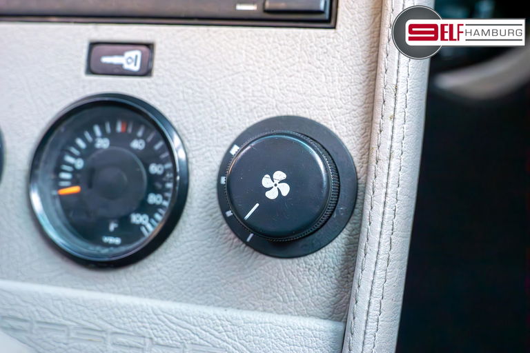 Porsche 911 Carrera 3.2 “25 Jahre 911”