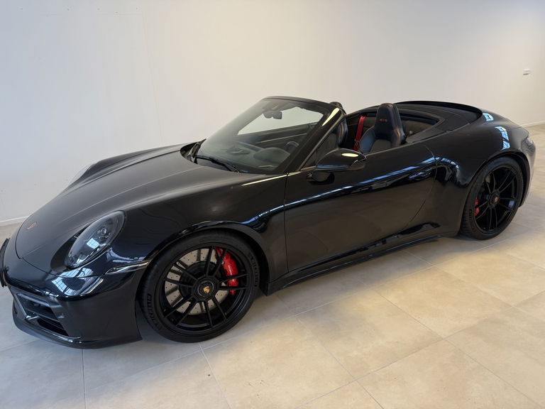 Porsche 992 Carrera 4 GTS