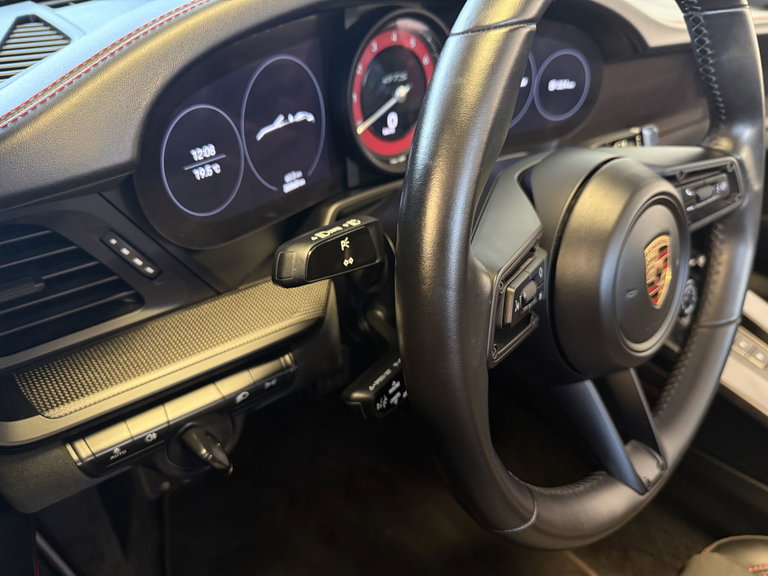 Porsche 992 Carrera 4 GTS