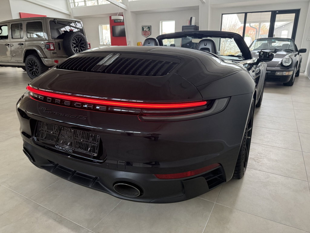 Porsche 992 Carrera 4 GTS