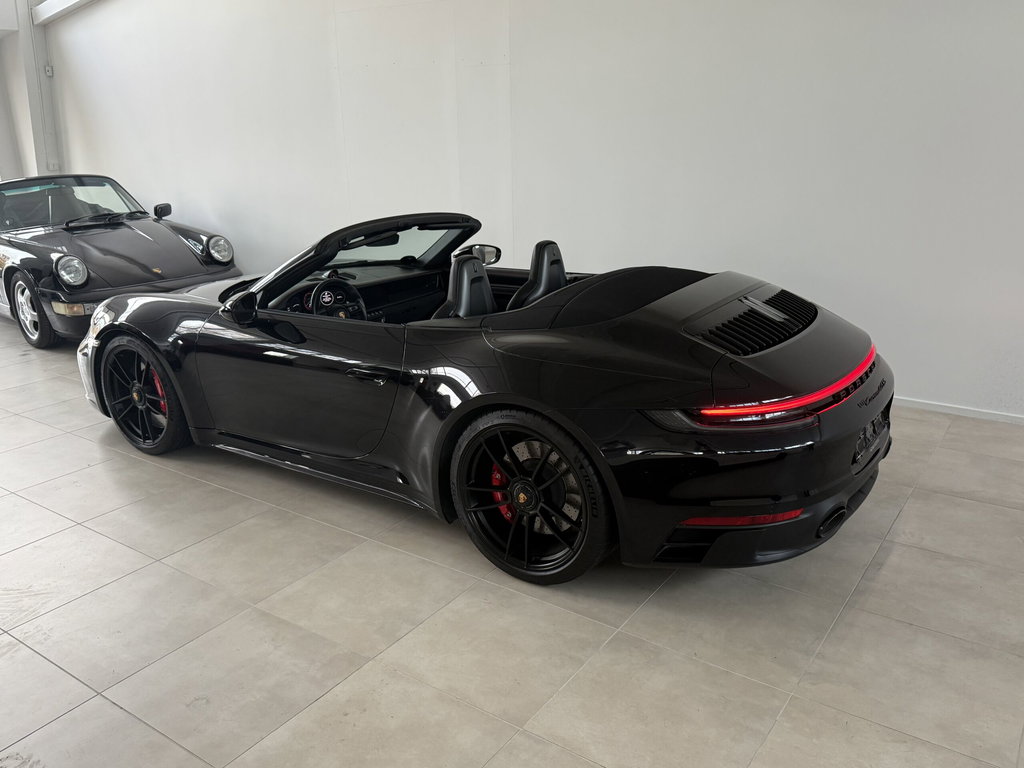 Porsche 992 Carrera 4 GTS