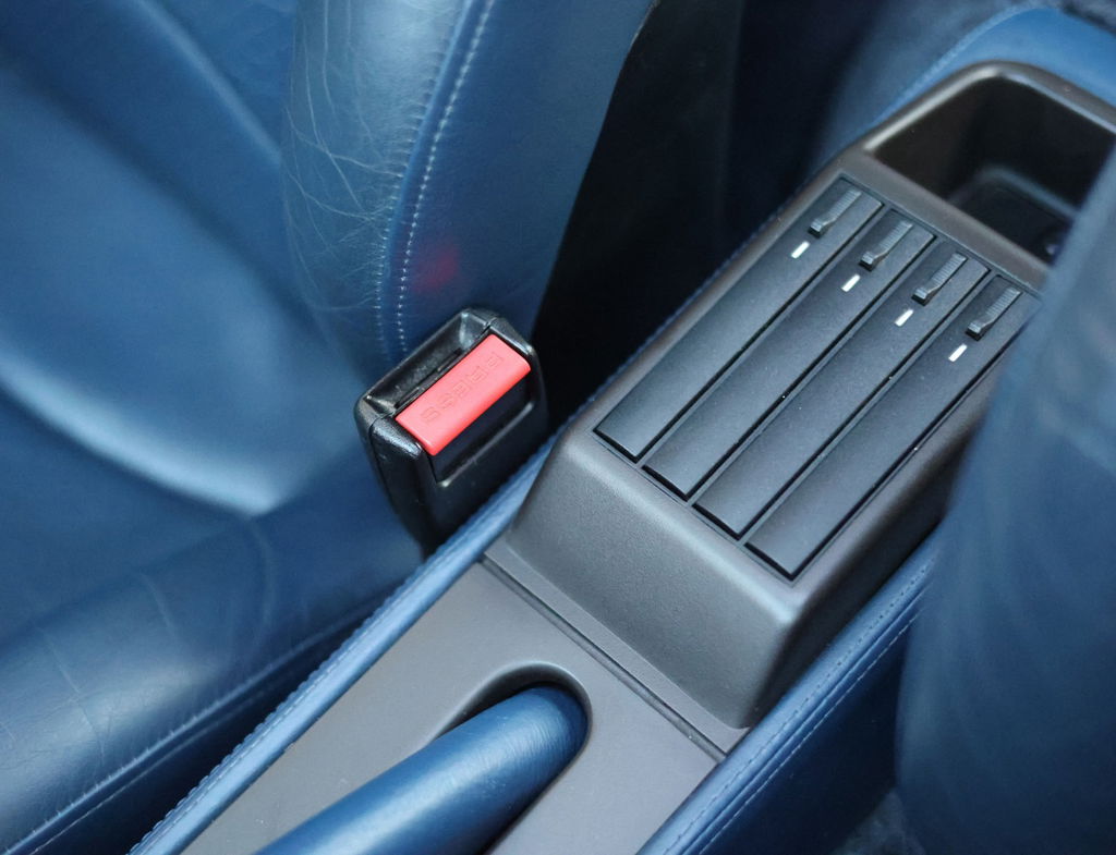 Porsche 993 Carrera 4