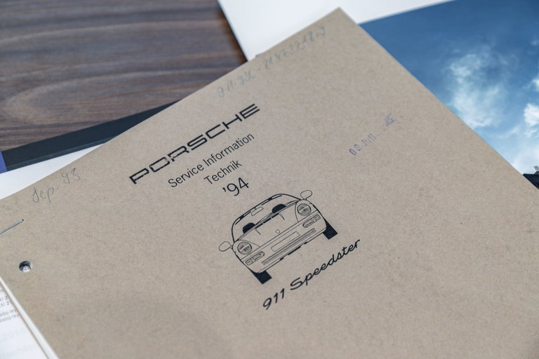 Porsche 964 Carrera 2 Speedster