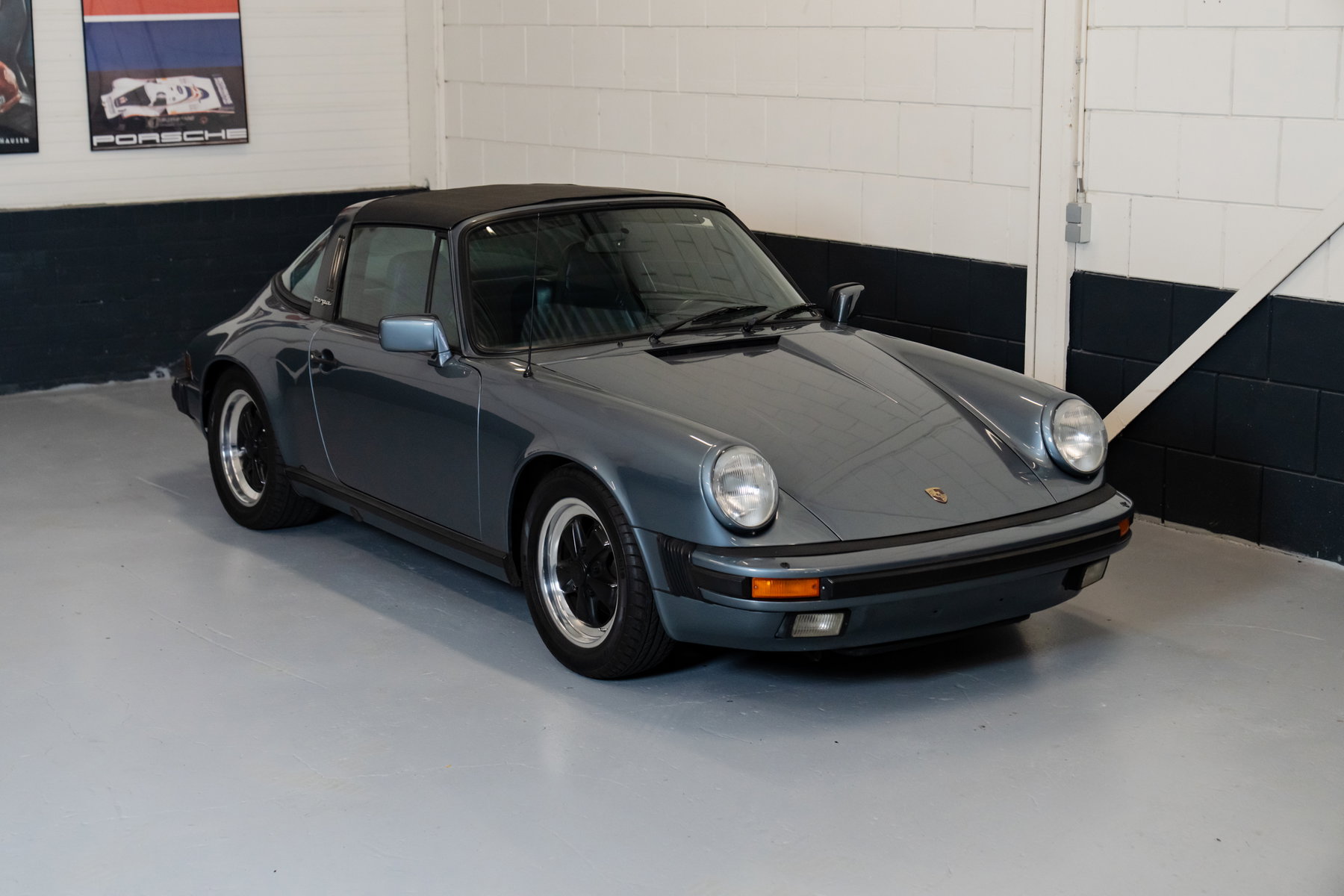 Porsche 911 Carrera 3.2 (US) 1984 - elferspot.com - Marketplace