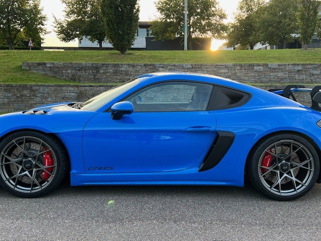 Porsche 718 Cayman GT4 RS