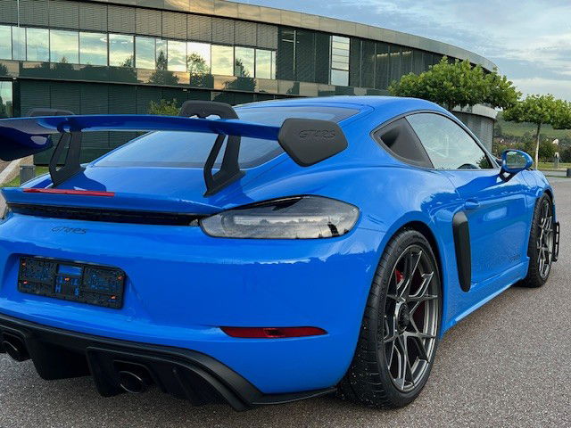 Porsche 718 Cayman GT4 RS