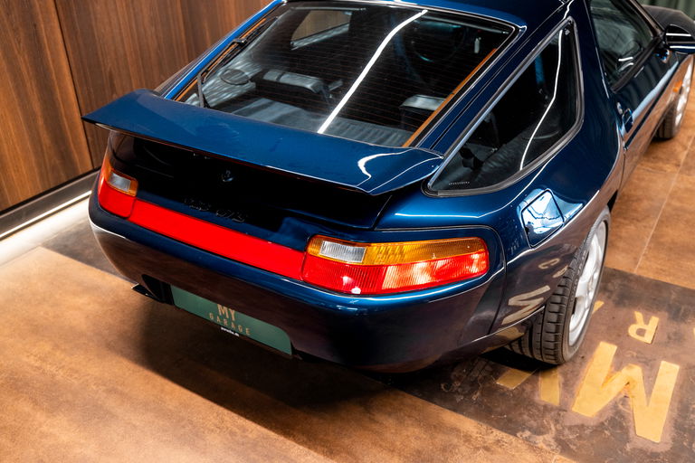 Porsche 928 GTS