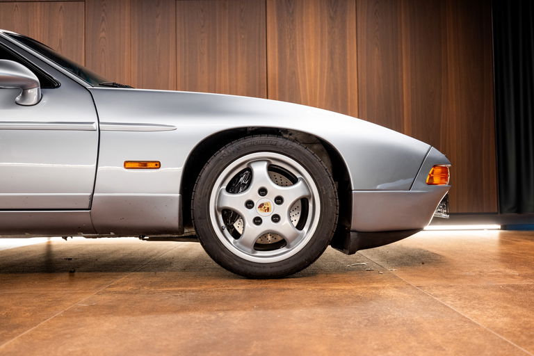 Porsche 928 GTS