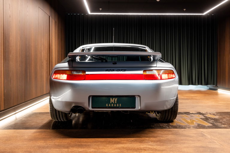 Porsche 928 GTS