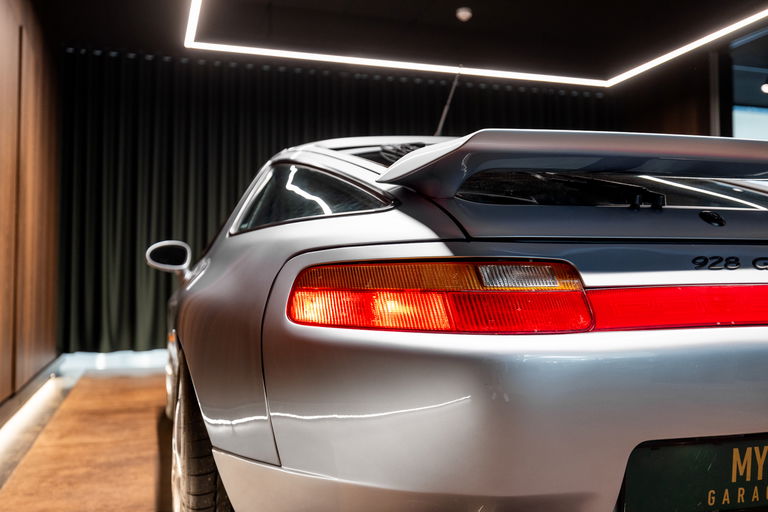 Porsche 928 GTS