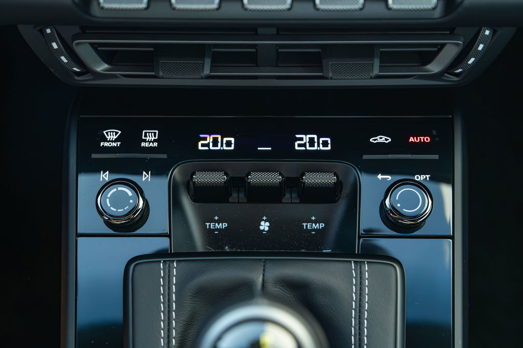 Porsche 992 GT3 Touring