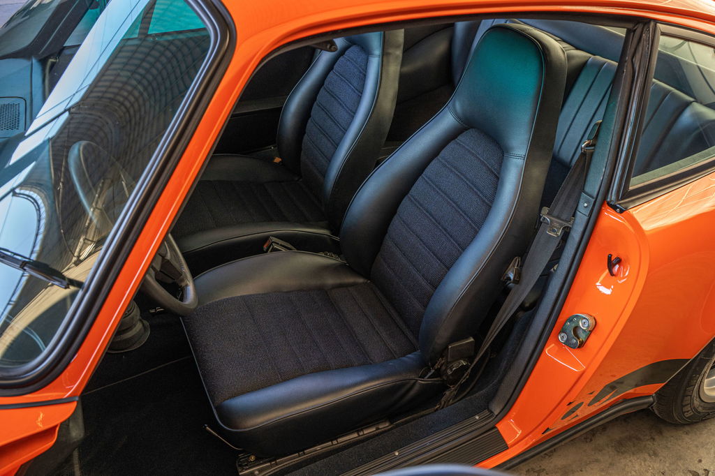 Porsche 911 Carrera 2.7