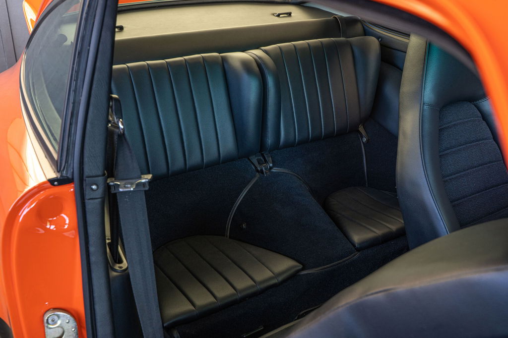 Porsche 911 Carrera 2.7