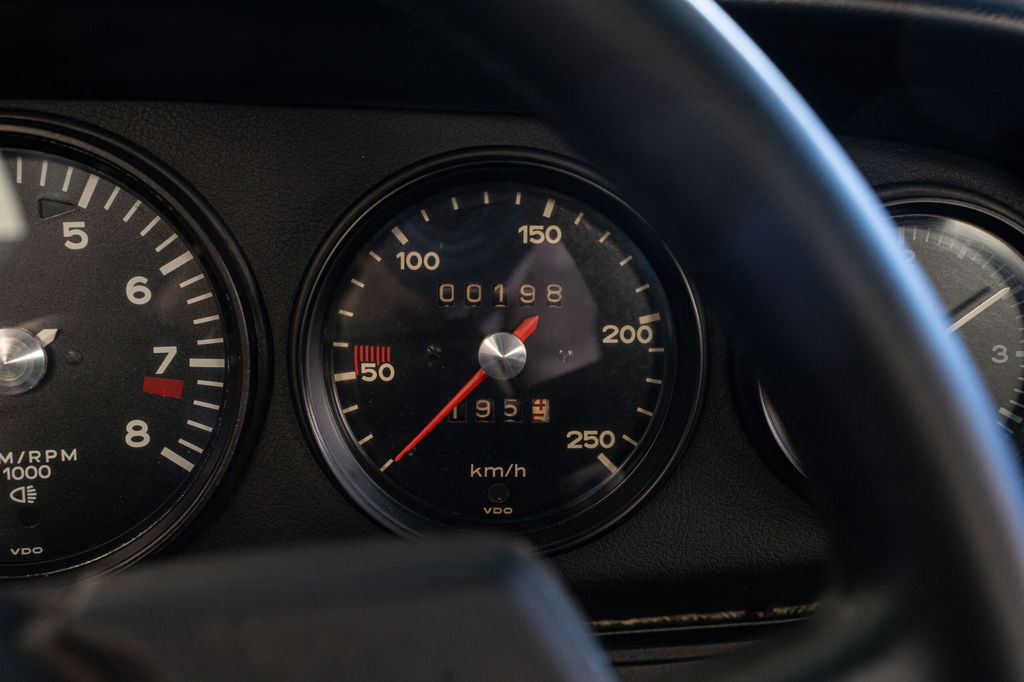 Porsche 911 Carrera 2.7