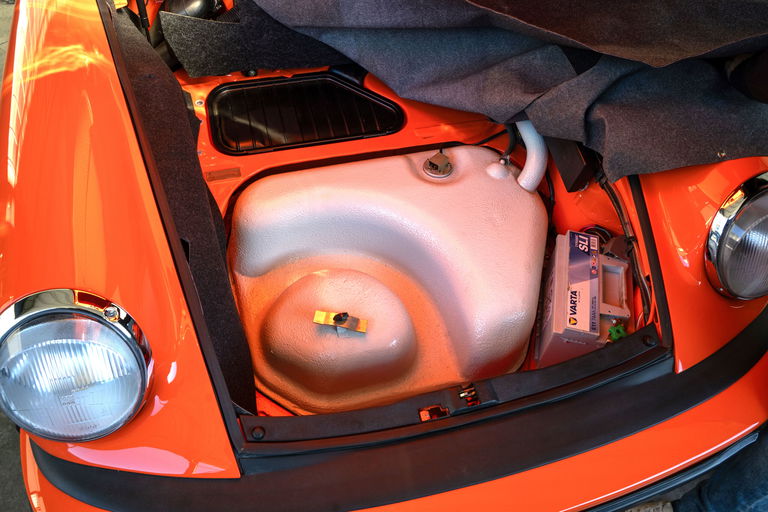 Porsche 911 Carrera 2.7