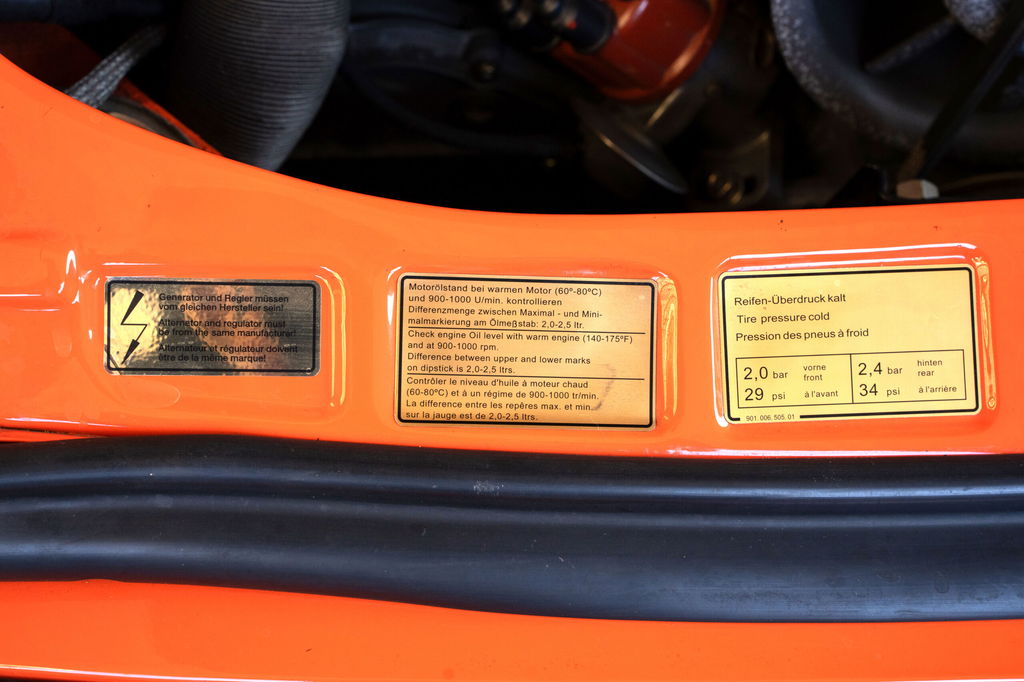 Porsche 911 Carrera 2.7