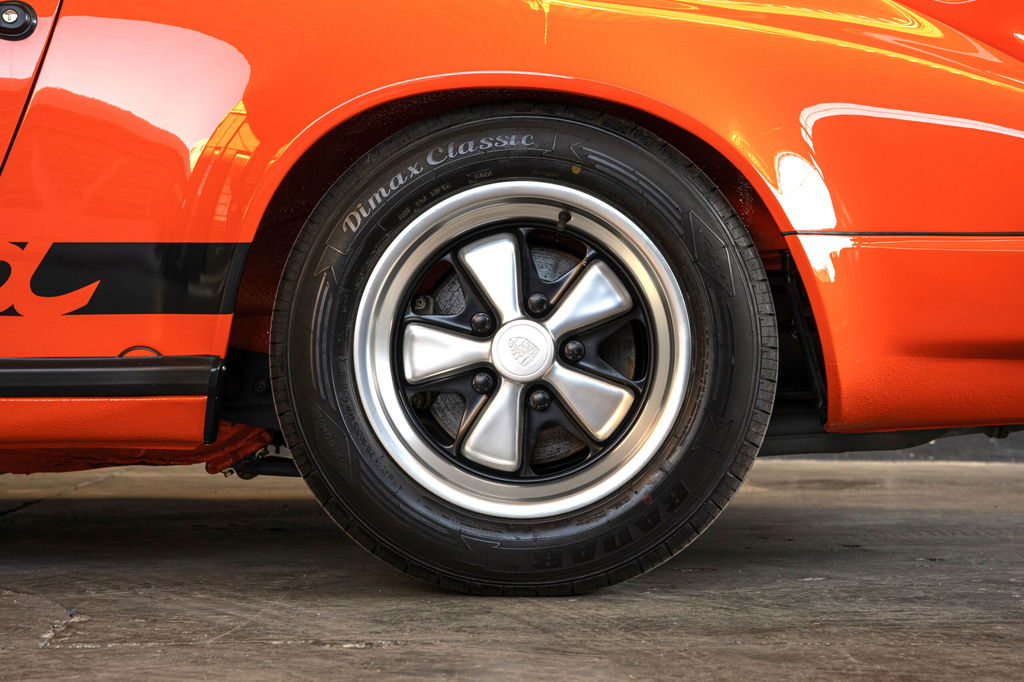 Porsche 911 Carrera 2.7