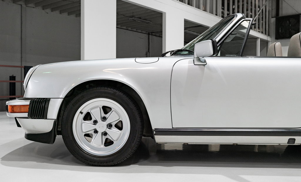 Porsche 911 Carrera 3.2 “25 Jahre 911”