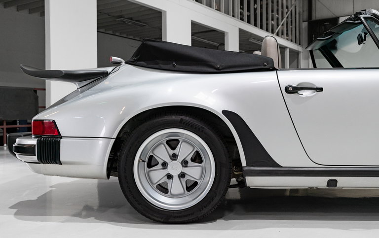 Porsche 911 Carrera 3.2 “25 Jahre 911”