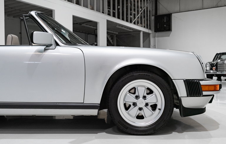 Porsche 911 Carrera 3.2 “25 Jahre 911”