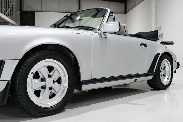 Porsche 911 Carrera 3.2 “25 Jahre 911”