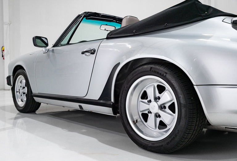 Porsche 911 Carrera 3.2 “25 Jahre 911”