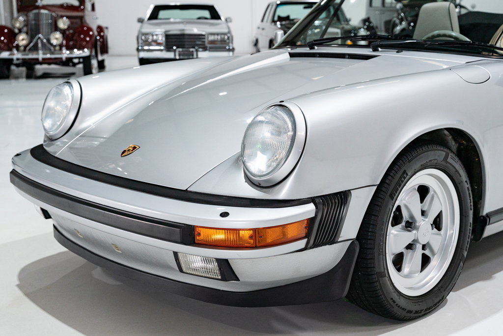 Porsche 911 Carrera 3.2 “25 Jahre 911”