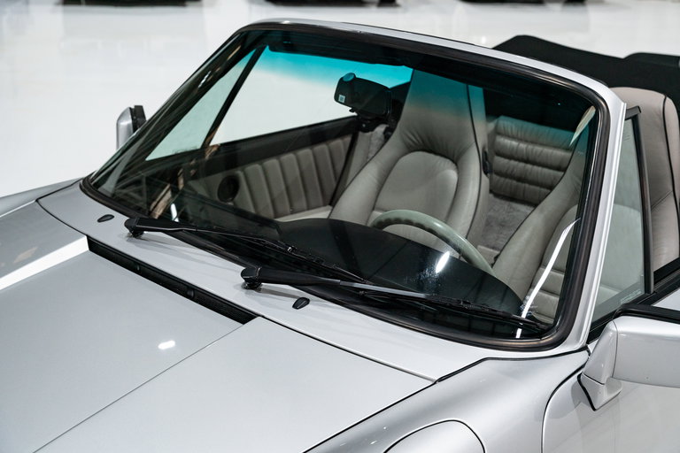 Porsche 911 Carrera 3.2 “25 Jahre 911”