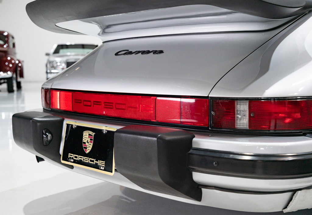 Porsche 911 Carrera 3.2 “25 Jahre 911”