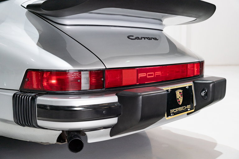 Porsche 911 Carrera 3.2 “25 Jahre 911”