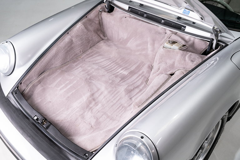 Porsche 911 Carrera 3.2 “25 Jahre 911”