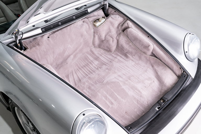 Porsche 911 Carrera 3.2 “25 Jahre 911”