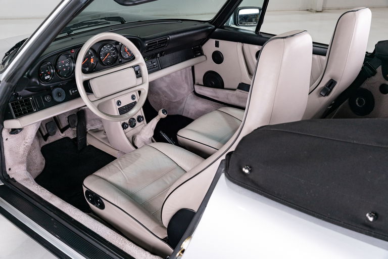 Porsche 911 Carrera 3.2 “25 Jahre 911”