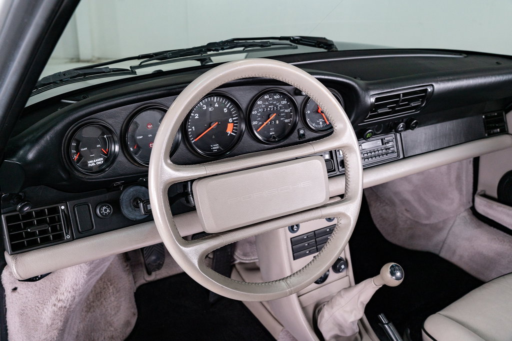 Porsche 911 Carrera 3.2 “25 Jahre 911”