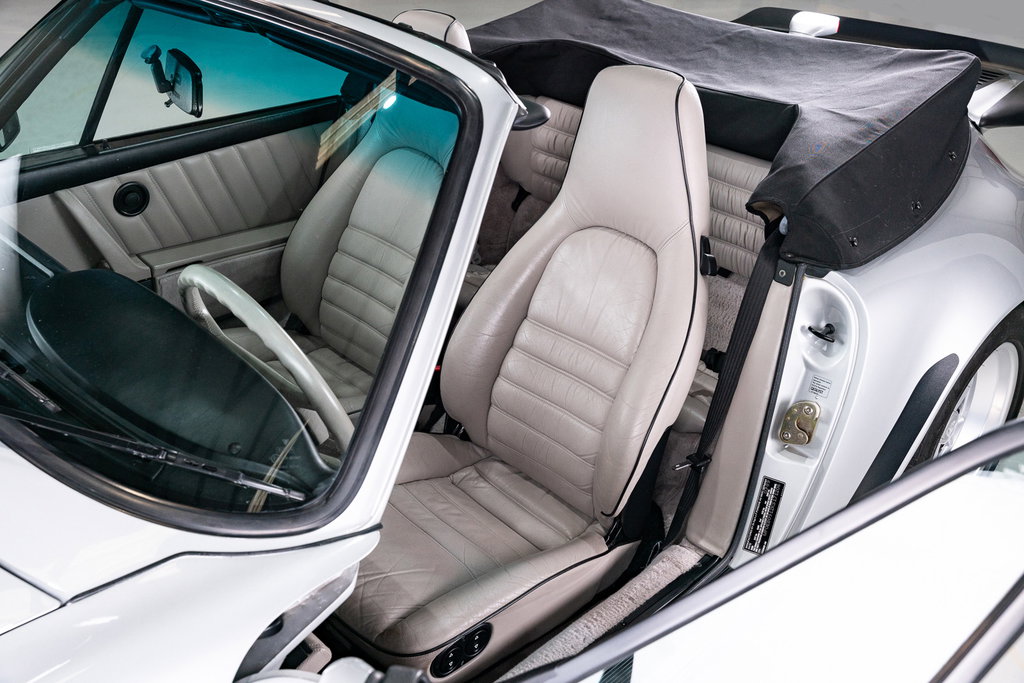 Porsche 911 Carrera 3.2 “25 Jahre 911”