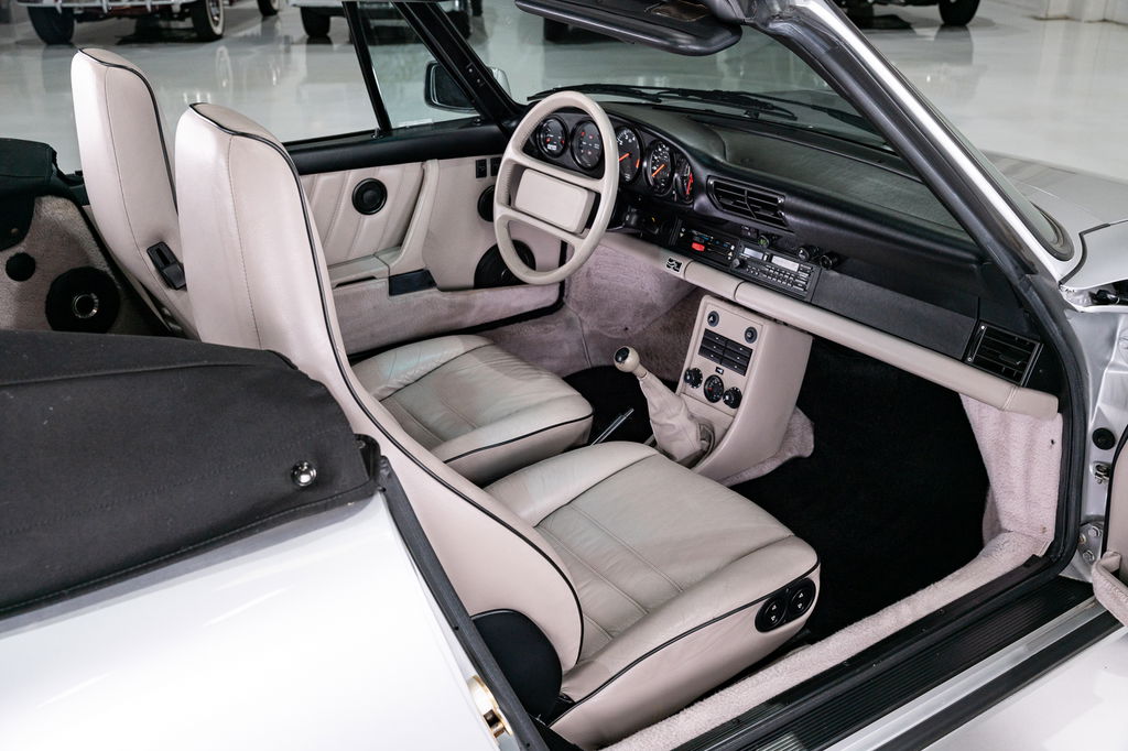 Porsche 911 Carrera 3.2 “25 Jahre 911”