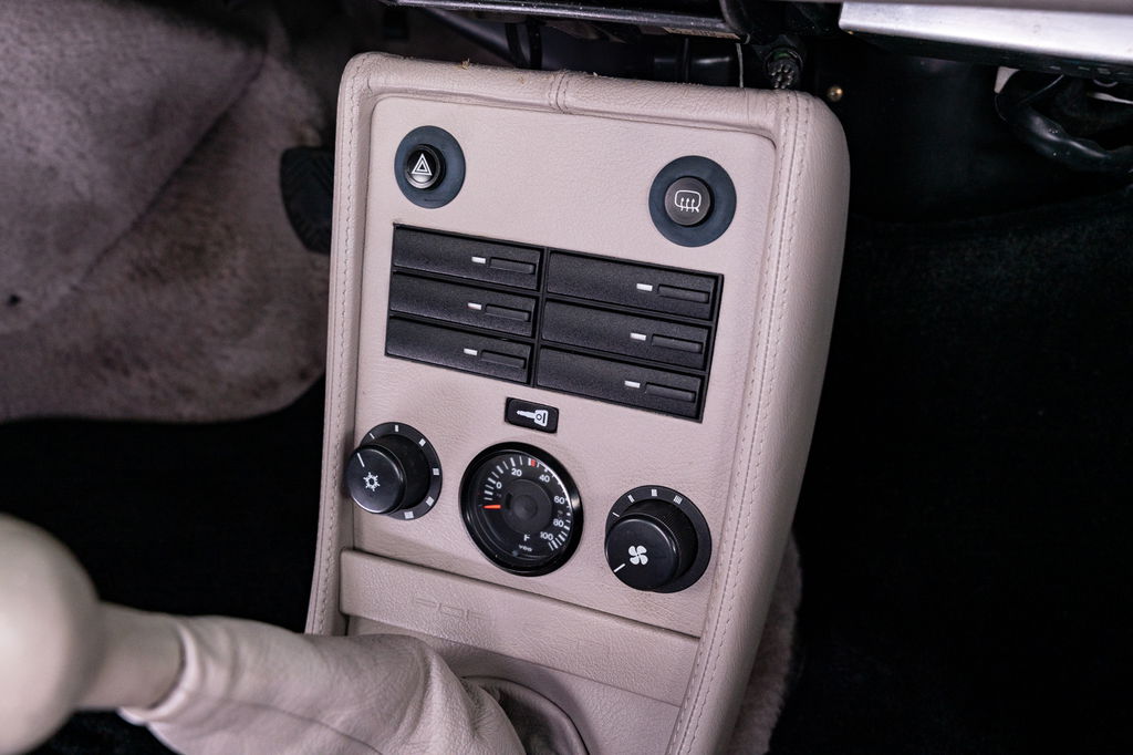 Porsche 911 Carrera 3.2 “25 Jahre 911”