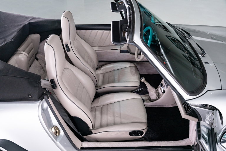 Porsche 911 Carrera 3.2 “25 Jahre 911”