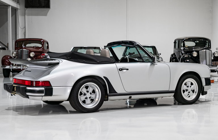 Porsche 911 Carrera 3.2 “25 Jahre 911”