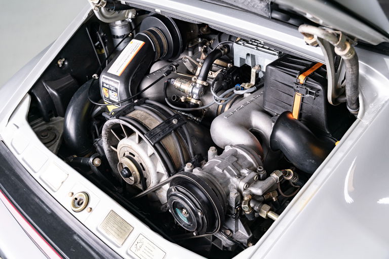 Porsche 911 Carrera 3.2 “25 Jahre 911”