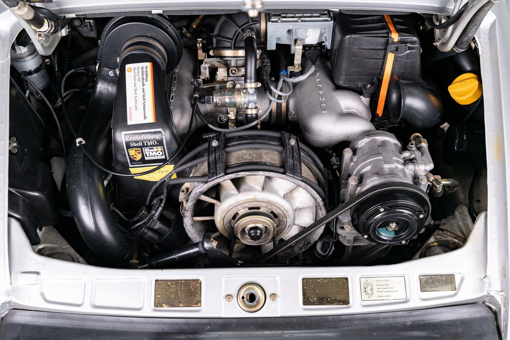 Porsche 911 Carrera 3.2 “25 Jahre 911”