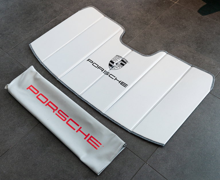 Porsche 911 Carrera 3.2 “25 Jahre 911”