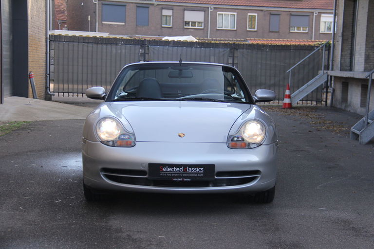 Porsche 996 Carrera 4