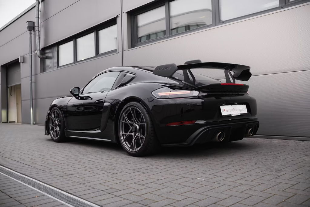 Porsche 718 Cayman GT4 RS
