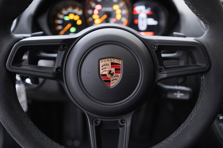 Porsche 718 Cayman GT4 RS