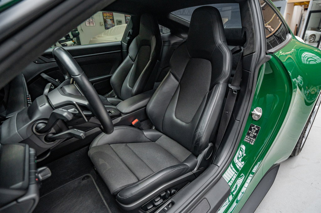 Porsche 992 GT3 Touring