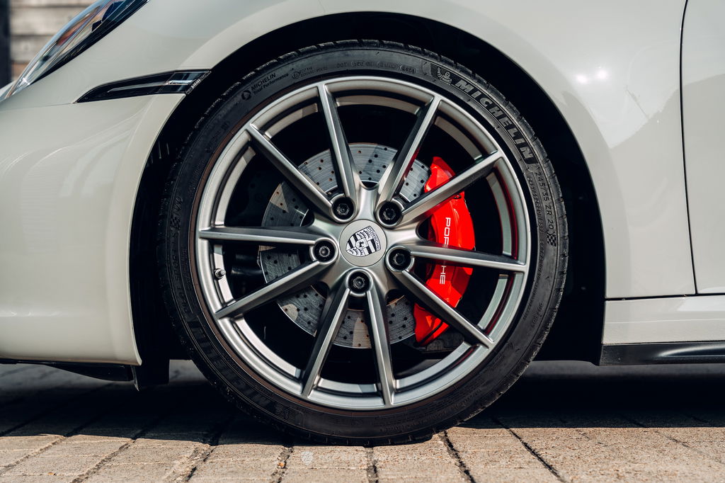 Porsche 992 Carrera 4S